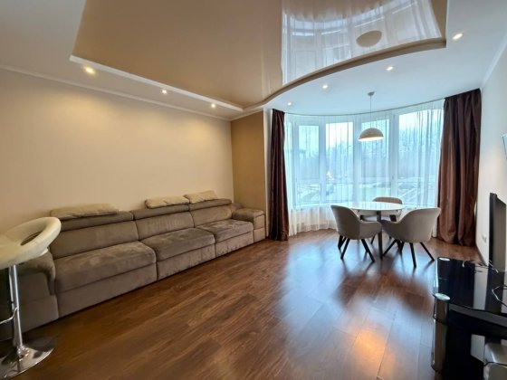 ЖК Ліко Град. Метро поруч. Терміново.Беремо з тваринами. Є генератор. Київ