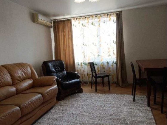 Сдам 2 комн квартиру в центре. Днепр