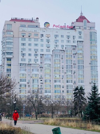 Без комісії. Оболонський пр 22в. 94 м. кв. Окремі 3 кімнати біля метро - фото 1