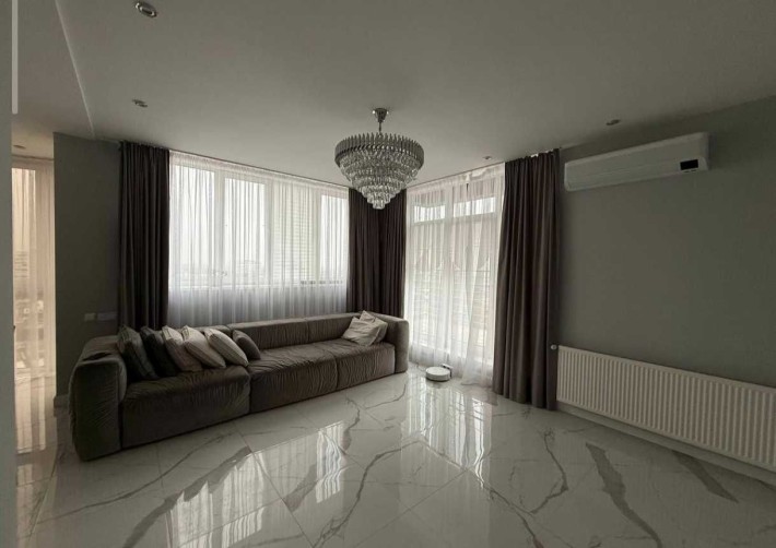 Фаворит,3х кімнатна квартира - фото 1