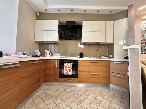 Аренда просторной 4-комнатной квартиры в кирпичном доме на ул. Рабочая Днепр