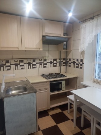 Сдам 2 комн.квартиру на ул.Бочарова, 5/5 - фото 1