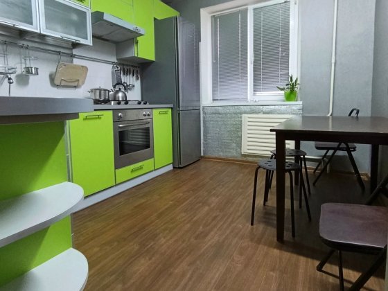 4 квартира, поруч Сильпо, правий берег.