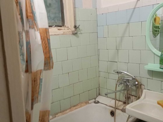 Квартира  хороший район старая часть города транспортной остановка м Запорожье