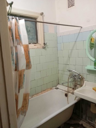 Квартира  хороший район старая часть города транспортной остановка м - фото 1