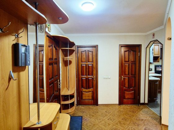 2 Кімнатна.Шкільний  Біля Файномаркет. Кропивницький