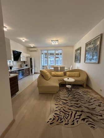 3 кімнатна квартира на бул.Лесі Українки 7А. - фото 1