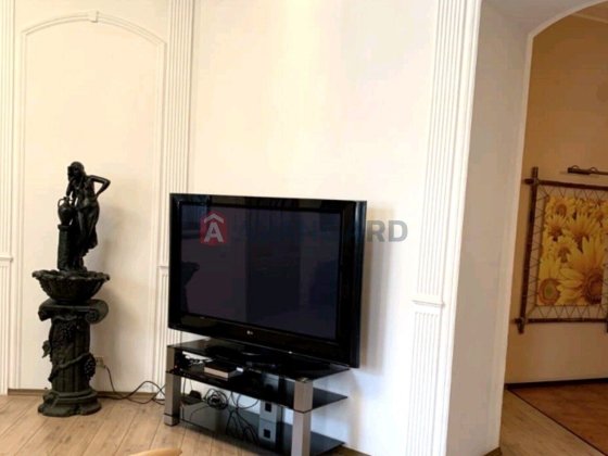 Здається шикарна 5-кімнатна квартира в центрі Днепр