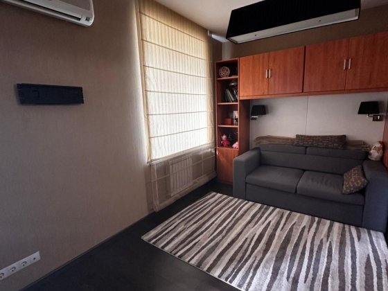 Оренда двокімнатної квартири в центрі міста + паркомісце Запорожье