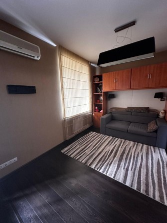 Оренда двокімнатної квартири в центрі міста + паркомісце - фото 1