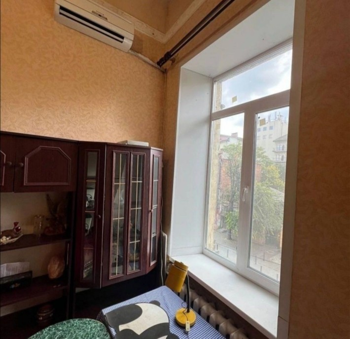 Оренда 3к Дніпро Старокозацька 14 Грушевського трикімнатна
МПВ балкон - фото 1