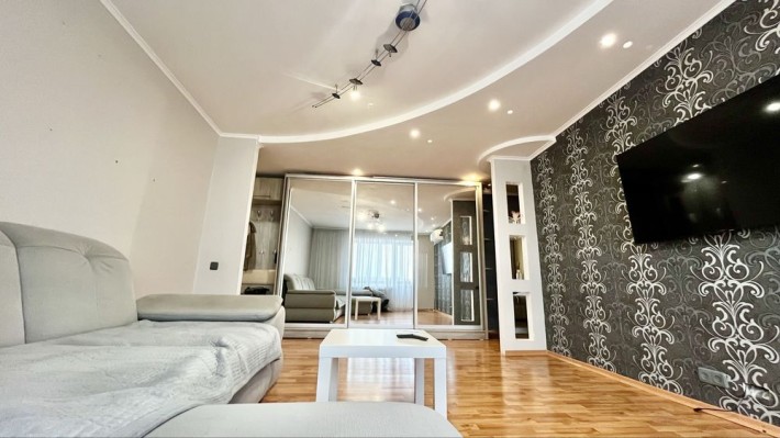 Довгострокова оренда, Центр, вул. М. Бердичівська, 2-х кімнатна - фото 1