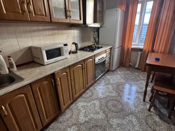 Сдам 2 комн квартиру на Науки , 13