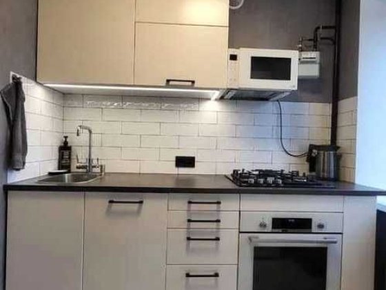 Біля метро Лук’янівська квартира в оренду ! 10 хвилин пішки