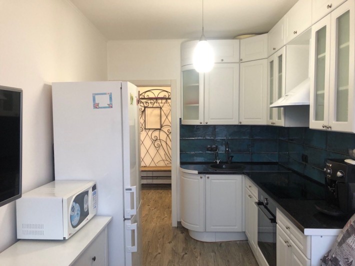 Гарна квартира в сучасному будинку. Метро Мінська. - фото 1