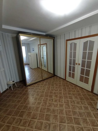 Предлагаю в аренду однокомнатную квартиру по улице Панферова. - фото 1