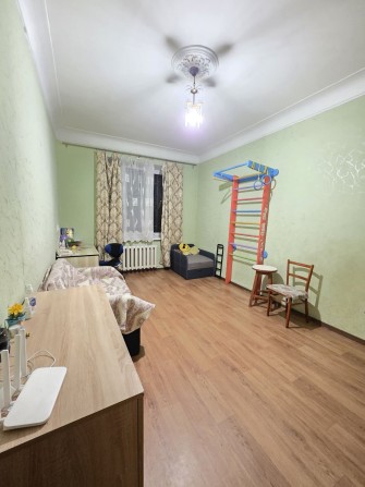 Сдам 3к сталинку на Гоголя дом 23, первый этаж, газ - фото 1