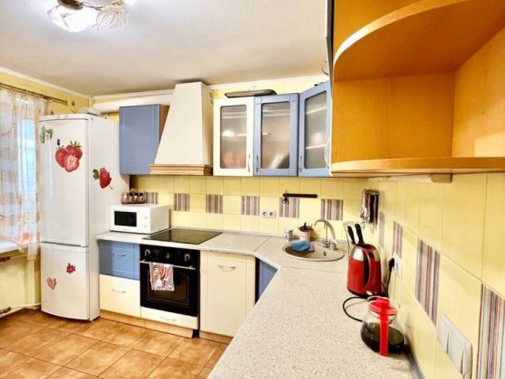 Здам в Оренду 3х кім. квартиру , вул. Дарницька , Цегляний будинок Днепр