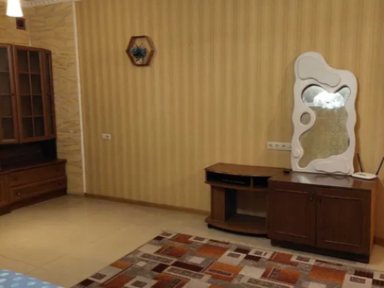 1к спуск Маринеско/Ольгиевская. Под квартирой большой гараж. Одеса