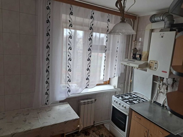 Оренда 3 кімнатної квартири на Космонавтів - фото 1