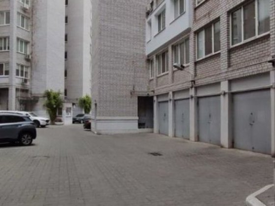 Сдам  3К квартиру 106 м2 в центре без мебели Днепр