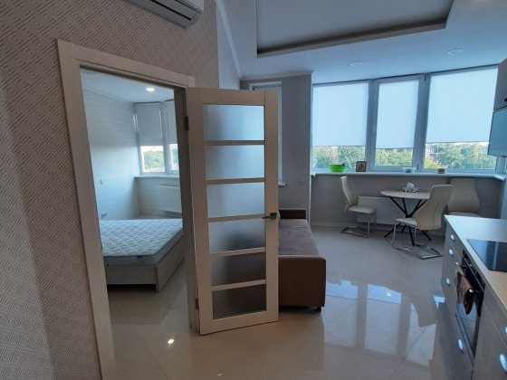 Оренда 1К.  Севастопольська пл. Паркінг.  4 поверх Київ