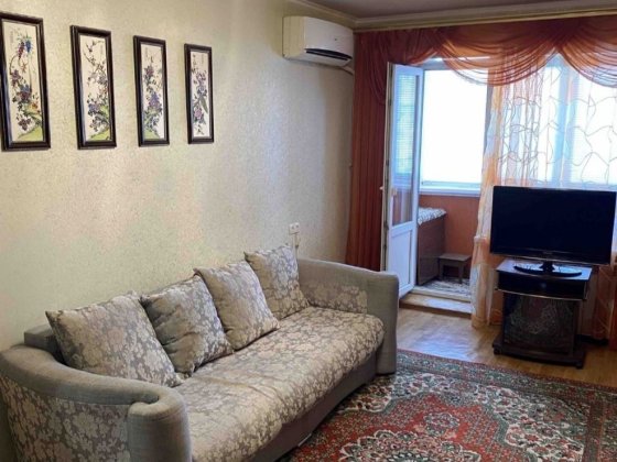 Оренда однокімнатної квартири у Комунарському р-ні (Автозаводська 36) Запоріжжя