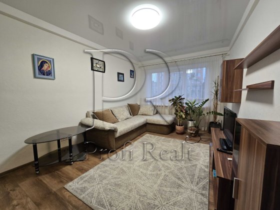 Здається в оренду 2 кімнатна квартира з ремонтом вул. Парково-С