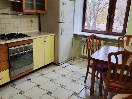 3 - кімнатна квартира Метро Лівобережна 3 хвл пішки Вільна 2 поверх/16 Київ