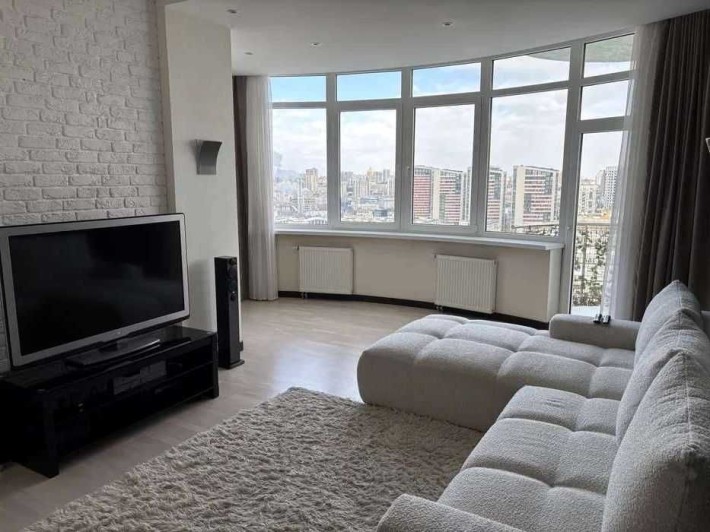 Здається 3-кімнатна квартира на вул.Генерала Шаповала 2 - фото 1