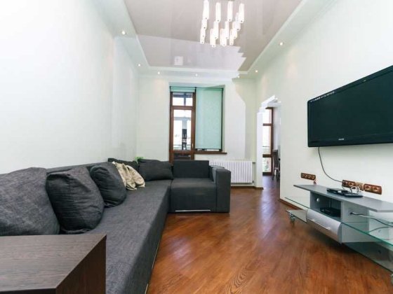 1-но кімнатна, м. Печерська, вул. Коновальця 32в