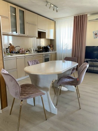 Сдам 3-х ком.квартиру с ремонтом ! - фото 1