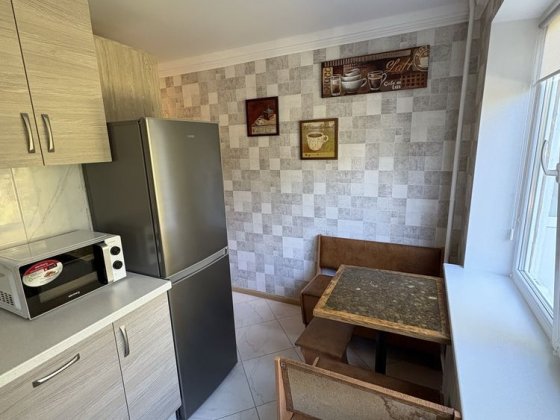 Здається  2-кімнатна кв. з новим ремонтом (Нивки)