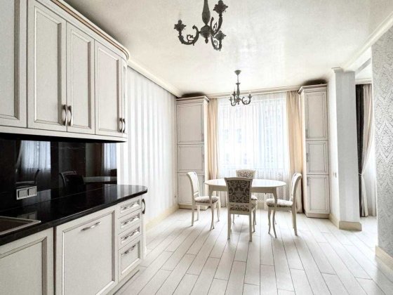 Оренда 2 кім. квартири 91м2 з гаражем біля парку. Новий Львів Львов