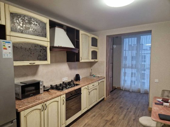 Сдам в центре сталинка с ремонтом,закрітій двор. Днепр