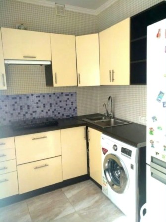 Сдам чистую ,светлую 1-ком.кв. Правый берег - фото 1