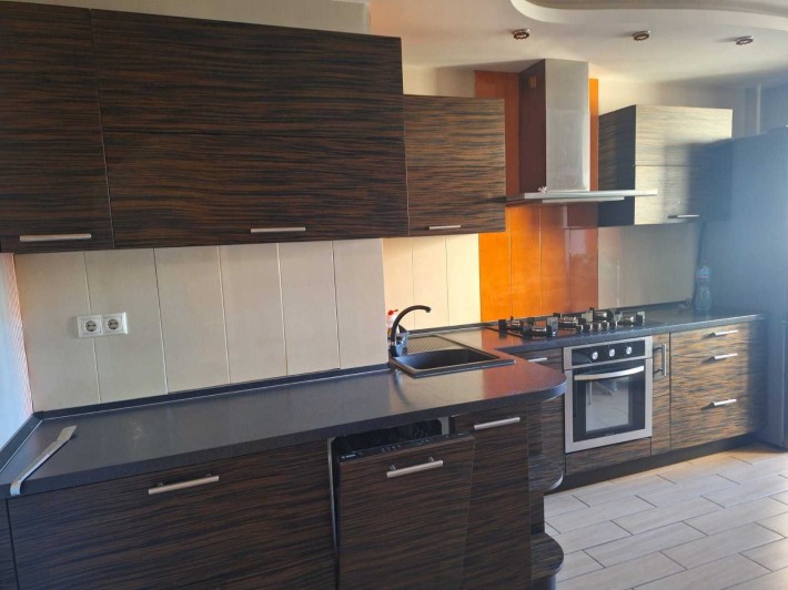 Здам 3-х кімнатну квартиру 86 кв. м. Кадетський Гай  ПУЛЮЯ 1, 8 поверх - фото 1