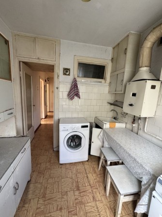 Здається 3 кімнатна рн Цум можна на місяць. - фото 1