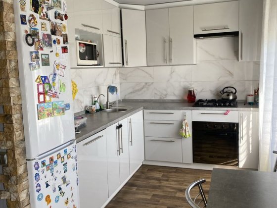 Сдам 3-х комнатную кв. На бабурке БЕЗ ОТКЛЮЧЕНИЙ СВЕТА