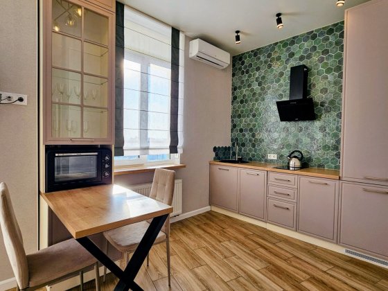 Оренда  видової 1-кімнатної  ЖК Henesi House