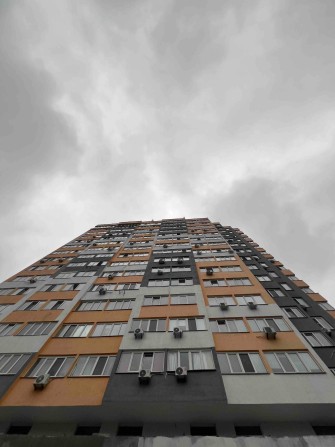 Оренда 1 кімн квартири, без світла працює опалення, вода, працює ліфт - фото 1