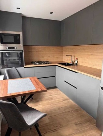 Сдается 1 к. квартира со свежим ремонтом по ул. Героев 93-й Бригады - фото 1