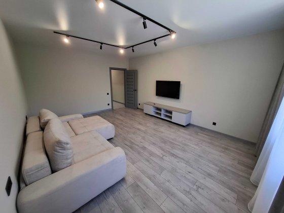 Оренда 2 кім. кв. у новобудові з гаражем та паркомісцем. Перша здача Львов