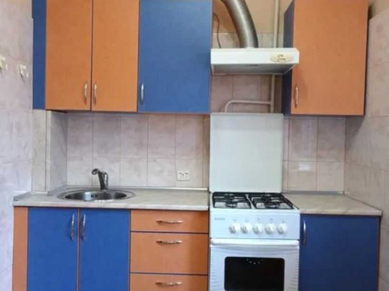 Сдается 1 комн. квартира на Металлургов, рядом с проспектом Запорожье