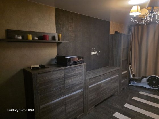 Оренда 1-кімнатної квартири з вікнами на жовтий Дрім Таун Київ