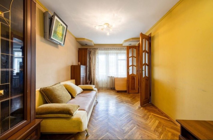 Оренда 3 кім квартири, вул. Братів Дужих (Комарова) - фото 1