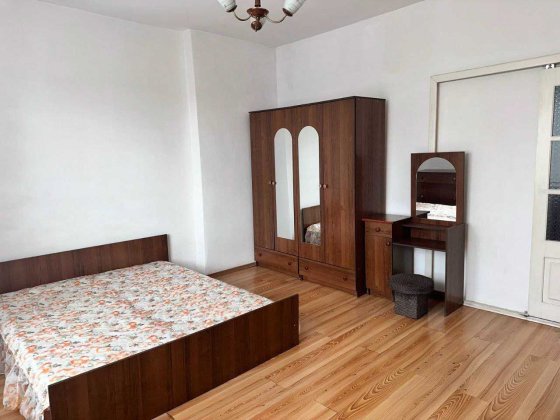 Сдам  2 комнатную квартиру  Прохоровская Прохоровский сквер  Сталинка