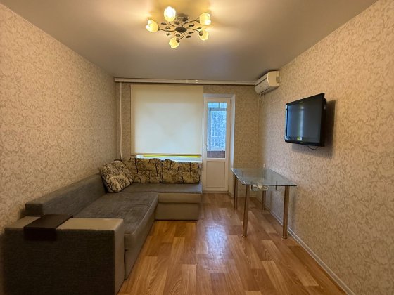 Оренда 2к кв на пр.Богдана Хмельницького Днепр