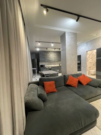 Сдам 2х комн. квартиру в Ясной Поляне Французкий бульвар - фото 1