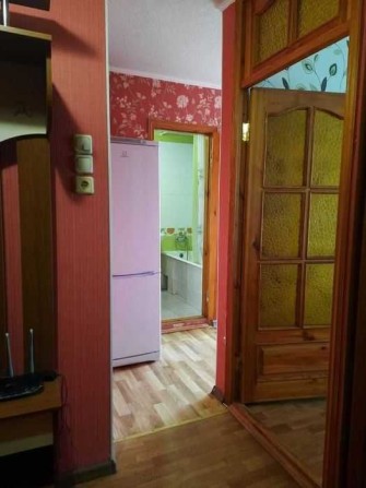 Сдам свою, 2-к кв. м. Студенческая, 522 мкр, 3 мин. подземная  школа - фото 1